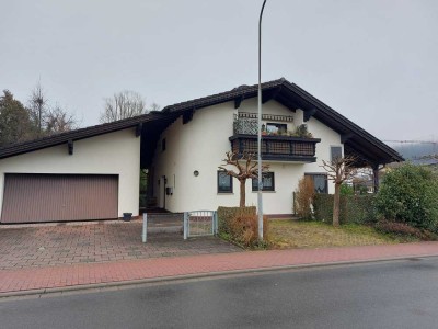 Attraktive 3-Zimmer-Dachgeschosswohnung mit Balkon und EBK in Erbach