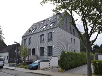 Moderne 3-Zimmer-Hochparterre-Wohnung mit gehobener Innenausstattung mit Balkon in ruhiger Lage