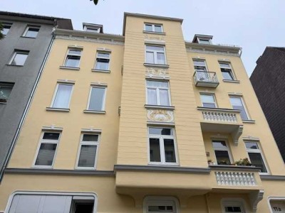 Moderne 2,5-Zimmer-Wohnung mit großer Küche und stilvollem Bad