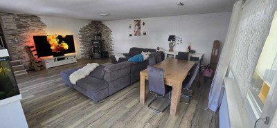 Charmante 4 Zimmerwohnung mit großem Garten