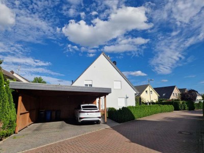 Helle 4 Zi.-Doppelhaushälfte, KFW70 mit Fußbodenheizung & Solar
