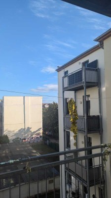 Kleine 2-Raum-Wohnung mit Balkon in Stadtfeld-Ost wartet auf Sie !