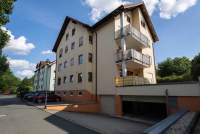Schöne Dreiraumwohnung mit stilvollem Balkon in Naumburg