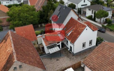 Einfamilienhaus mit Garage und Hof in ruhiger Lage