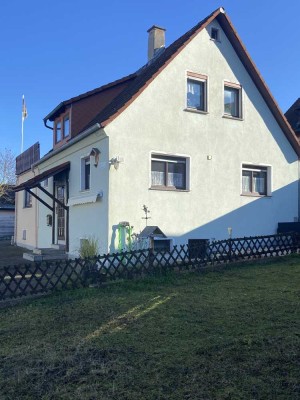 Wunderschönes Einfamilienhaus mit Eckbadewanne, große Dachterrasse und 2 Stellplätzen