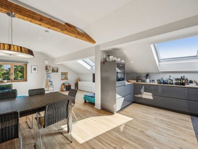 Stilvoll wohnen unter dem Dach – exklusives Wohnerlebnis, ausgebaut mit Liebe zum Detail in Raubling
