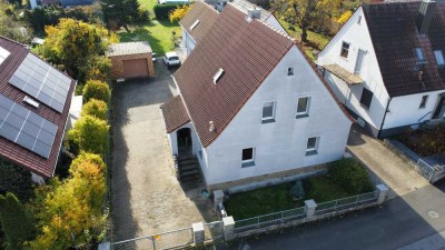 Einfamilienhaus mit 6 Zimmern und Garage in Sand am Main