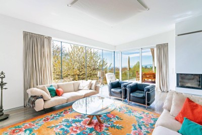 Exklusives Wohnhaus mit Pool in begehrter Aussichtslage