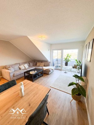 Lichtdurchflutete 3-Zimmer-DG-Wohnung mit Komfortausstattung und Garage