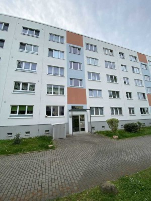 Moderne Eigentumswohnung mit 3 Zimmer, Balkon & Stellplatz in Zeitz am Michaelpark zu verkaufen.