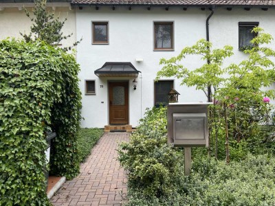 GEMÜTLICHES REIHENMITTELHAUS –  AUS GUTEN HÄNDEN!