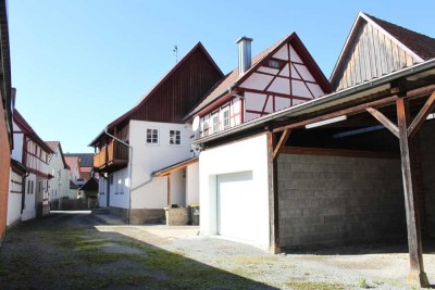 Denkmalgeschütztes Fachwerkhaus mit großer Scheune in Sondheim/Grabfeld