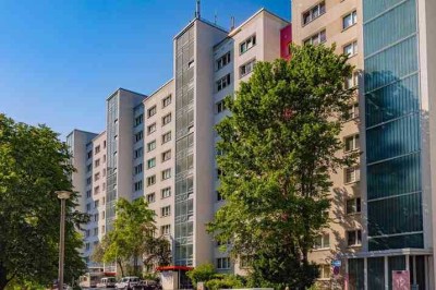 2 Zimmerwohnung  mit Aufzug, Balkon und Bad mit Dusche!