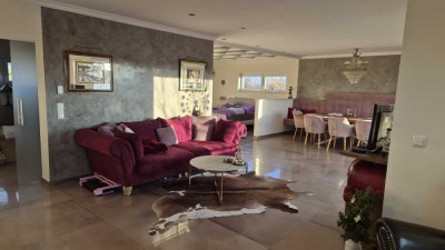 Attraktive 2-Raum-Loft-Wohnung teilmöbliert mit EBK, Esszimmer und Balkon in Dillingen