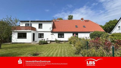 Bauernhaus mit großem Grundstück