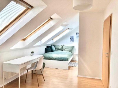 geniale möblierte Wohnung im DG mit EBK und kostenlosen Dachboden