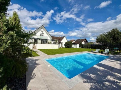 PROVISIONSFREI !!!  Exklusives, großes und saniertes Haus mit mit Pool, Garten uvm.