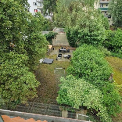 Helle DG-Wohnung in guter Lage