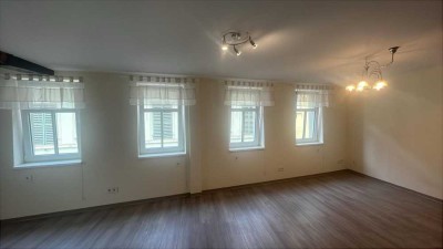 Schöne 4,5 Zimmer-Wohnung mit gehobener Innenausstattung mit Einbauküche in Bad Sobernheim