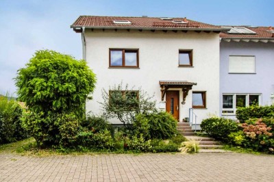 Eigenheim mit Garten und einem Carport in naturnaher Lage