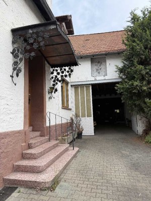 Ehemaliges Weingut mit Hallenpotential sucht seine Nachfolger!