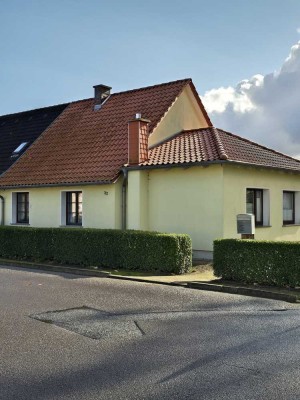 Saniertes Haus mit großem Grundstück und Nebengelass!