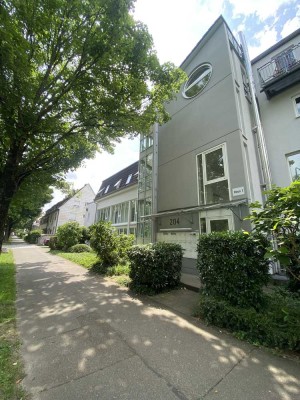 Exklusive 1-Raum-Wohnung mit Küche, Balkon, Keller und Stellplatz in Freiburg im Breisgau
