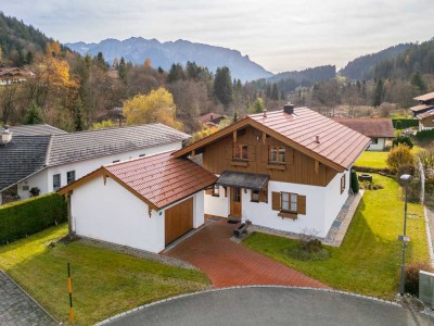 Idyllisches Einfamilienhaus mit Chalet-Charakter und Kaiserblick