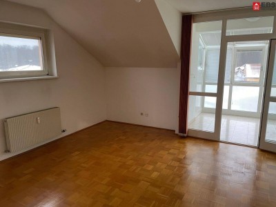 Top‑Lage in der Puchheimer Au: 2‑Zimmer DG‑Wohnung + Küche inklusive!