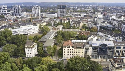 Dachgeschoßwohnung mit Blick über den Hofgarten und Potenzial zur Erweiterung