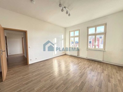 3- Zimmer- Wohnung mit Einbauküche, Tageslichtbad und Garten zu vermieten