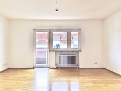 Helle 3 Zimmerwohnung mit Sonnenbalkon