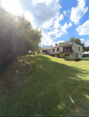 Haus auf Parkähnlichem Grundstück mit Einliegerwohnung