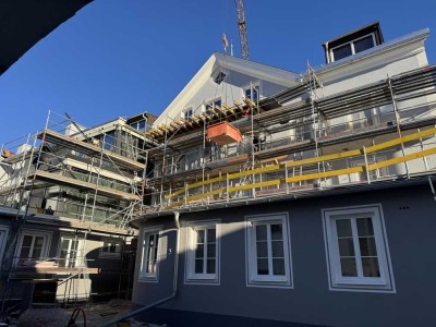 Erstbezug! sonnige Dachterrassen-Wohnung im 1. OG mit Aufzug, zentral/ruhig!