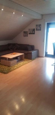 Kleinere gepflegte 2- Zimmer Dachgeschoss Wohnung in Schemmerhofen