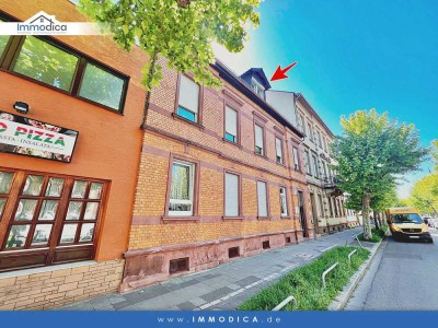 Tolle, modernisierte 4-Zimmer-Dachgeschosswohnung mit Dachterrasse & Altbau-Charme