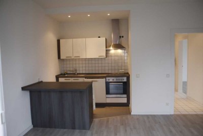 Gut geschnittene, helle Wohnung mit Balkon