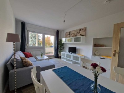 **Teilmöbliert**Frisch renoviert**3-Zimmer-Wohnung mit Tageslichtbad und Balkon im Hochparterre**