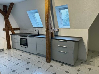 + + + gemütliche Maisonette-Wohnung im Herzen von Zwickau mit neuer EBK + + +