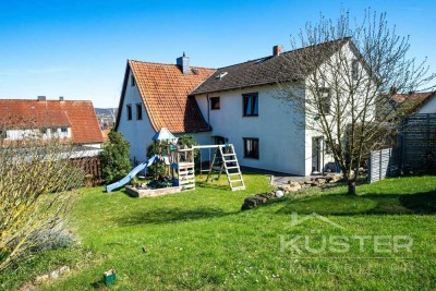 KÜSTER IMMOBILIEN präsentiert: Sanierte Doppelhaushälfte mit ca.210 qm Wohn-/Nutzfläche für Familien
