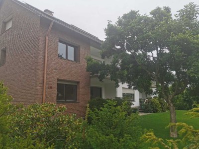 Exklusive Dachgeschoss-Wohnung–frisch saniert,lichtdurchflutet und mit gehobener Ausstattung