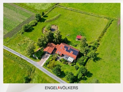 Sanierter Landtraum mit Photovoltaik, Teich und Scheune