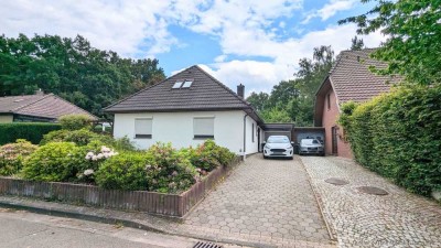 Großes Einfamilienhaus mit vielen Gestaltungsmöglichkeiten in ruhiger Feldrandlage