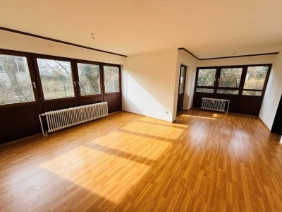 Stilvolle 2-Raum-Erdgeschosswohnung mit Balkon und Einbauküche in Würzburg