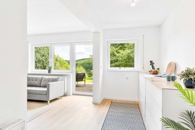 Helle Wohnung mit großer Terrasse und Blick ins Grüne
