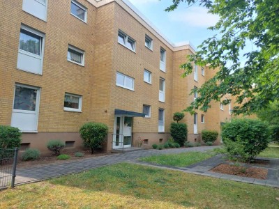 BELIEBTE WOHNLAGE! Solide helle 3 ZKB, Essplatz, Balkon und Stellplatz