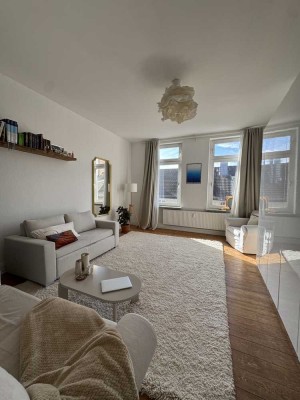 Helle 4-Zimmer Altbau | WG geeignet | beste Lage | großer Balkon | von Privat | ab 01.11.2025