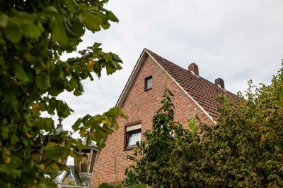 *** bezaubernder GARTEN - GARAGE - EFH mit POTENZIAL - OG und EG getrennt NUTZBAR ***