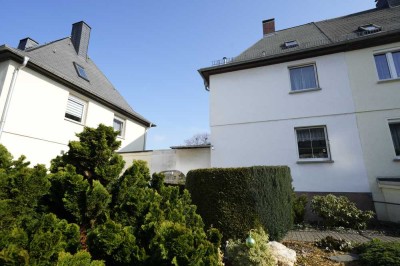 +++ Reihenendhaus mit 4 Zimmern, großer Küche, 2 Bädern, sonnigem Garten und Garage +++