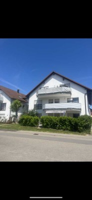 Schöne, helle 2,5-Zimmer-DG-Wohnung mit Balkon und Einbauküche in Ilsfeld